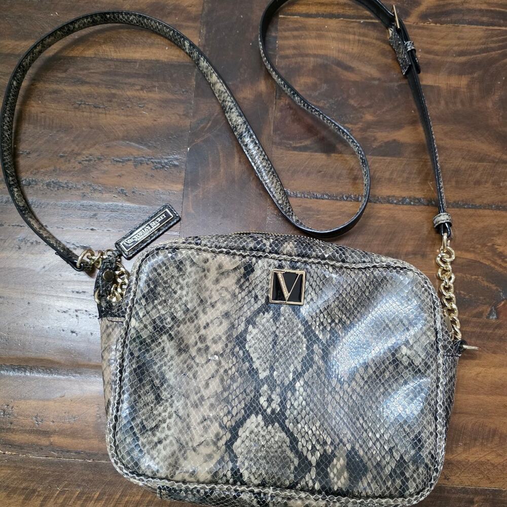 ​Victoria's Secret Snakeskin Print Crossbody Bag Gray Brown Gold Chain Strap